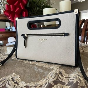 Michael Kors LG clutch / crossbody